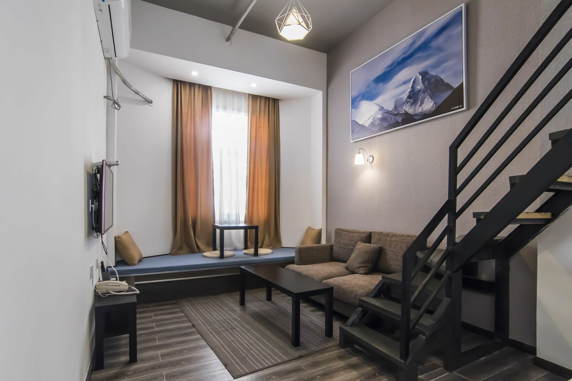 Masherbrum Outdoor Travelling Hostel Чэнду Экстерьер фото