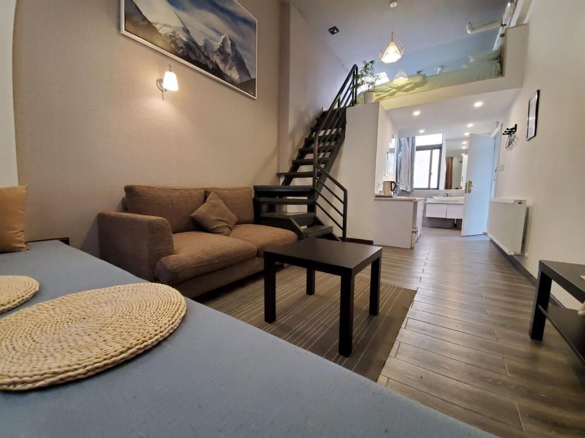 Masherbrum Outdoor Travelling Hostel Чэнду Экстерьер фото